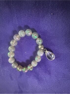 Faceted Iridescent Bead Bracelet with Teardrop Charm - White -